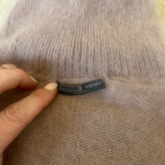 Beautiful Alexander McQueen turtleneck sweater - Picture 3 of 6